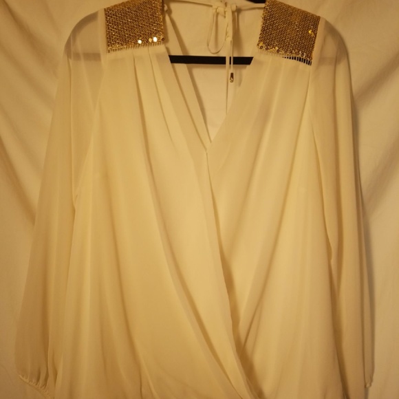 Top - Picture 2 of 3